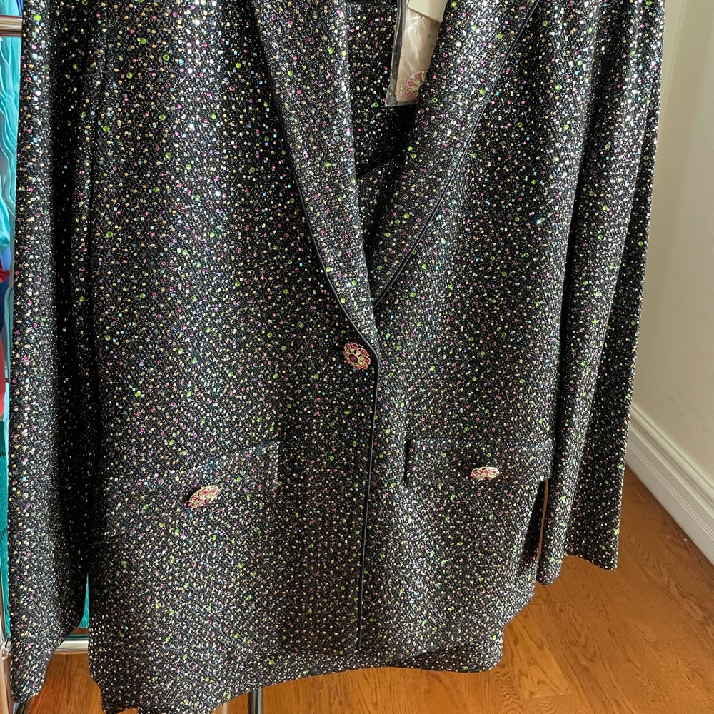 St. John Black multi Couture Suit sz 8 beautiful